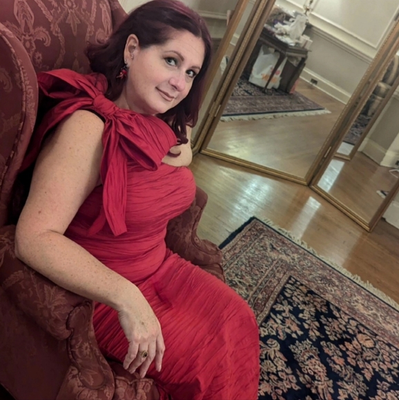 Meet your Posher, Laurie - Picture 3 of 4